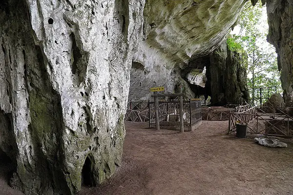 Charah'S Cavern