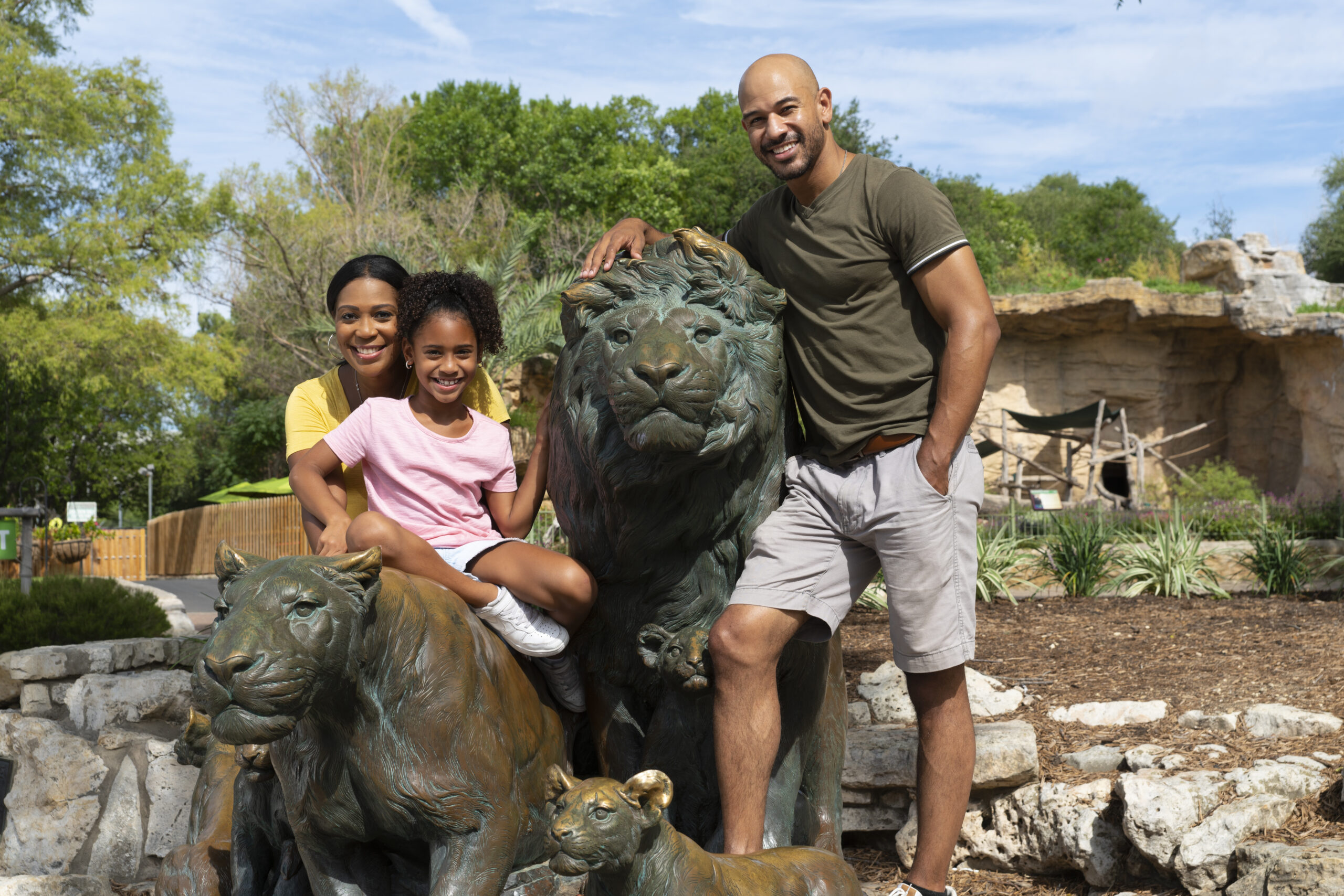 Take a family photo with the zoo's iconic lions, located just inside the zoo's main entrance. Formally titled Entrance Hill, this bronze piece was created by artist Bob Guelich and depicts a pride of lions.